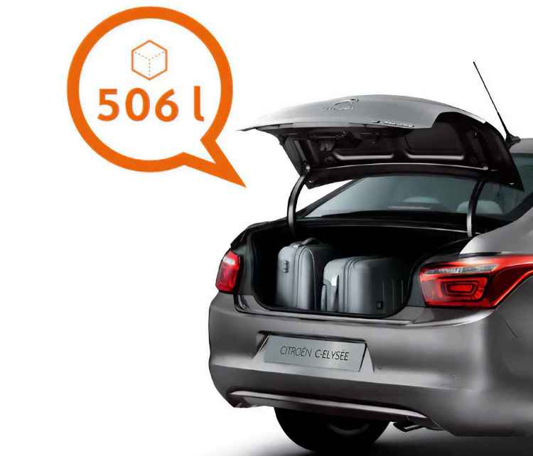 Багажник Citroën C-Elysée з піднятою кришкою