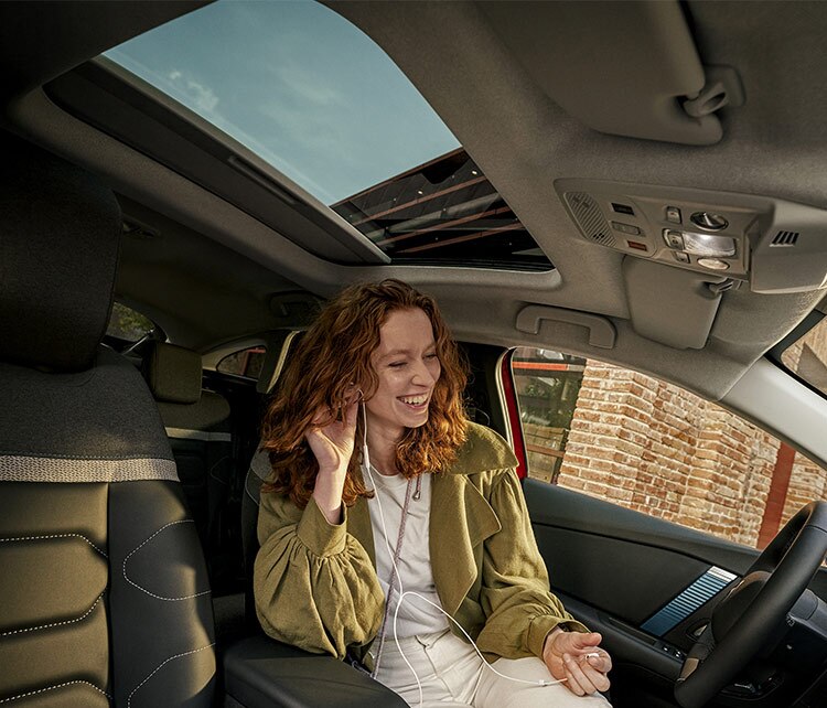 Люк у даху у салоні Citroen C4